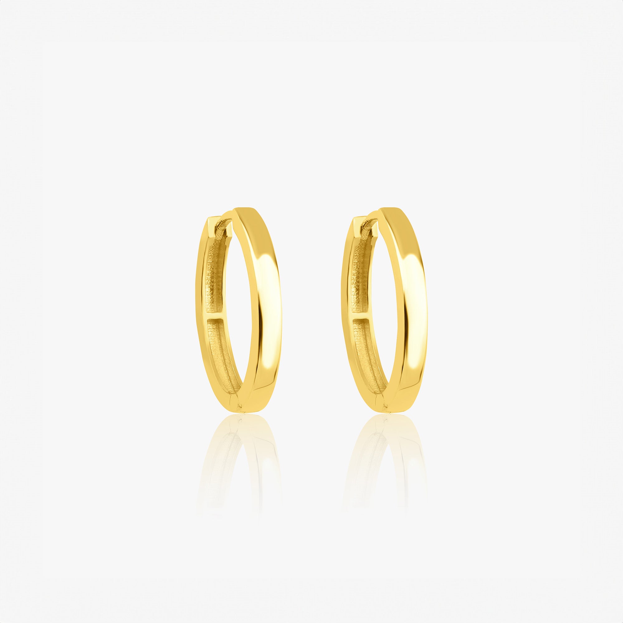 Oval Hoops in 14K Gold