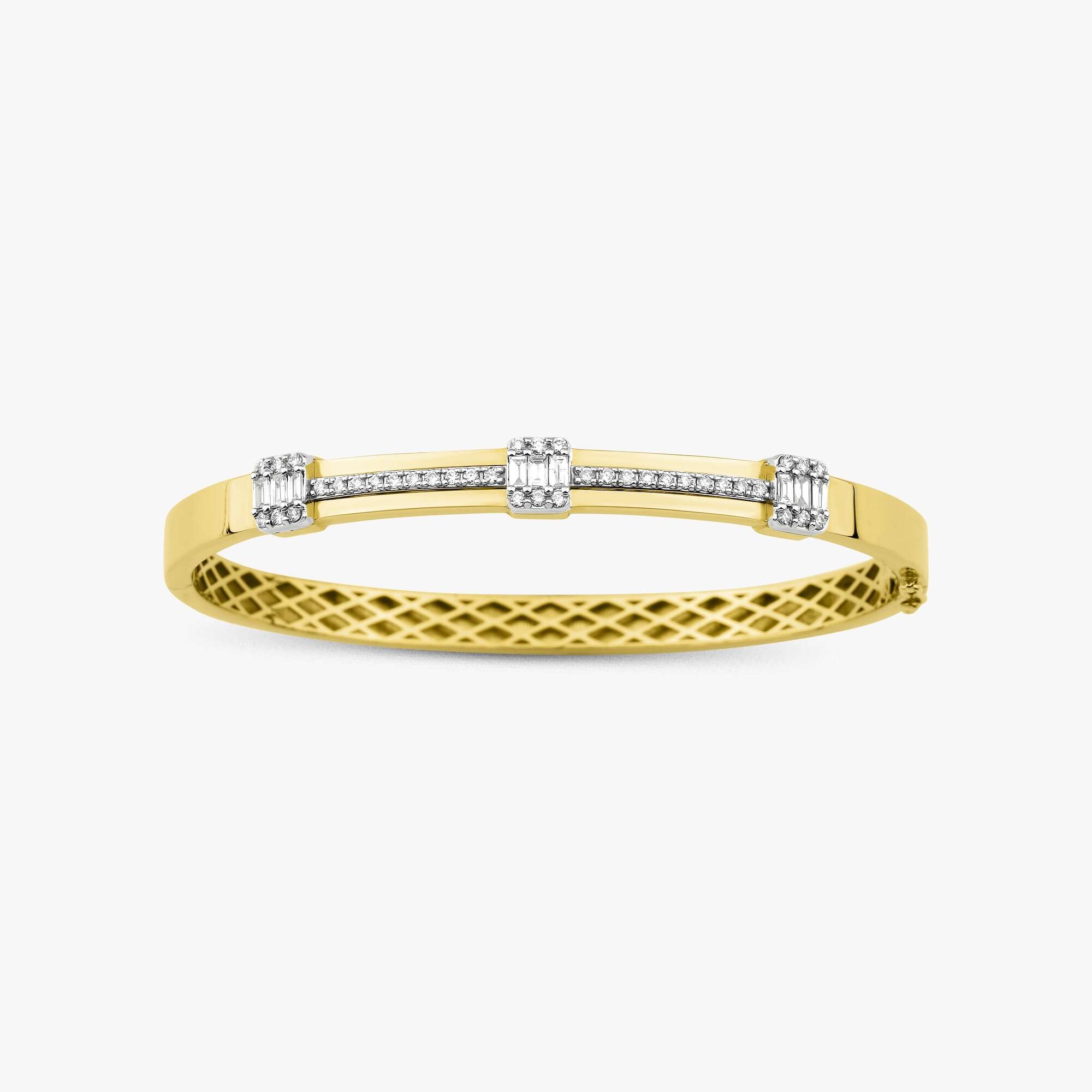 Baguette Cut Diamond Bangle in 14K Gold