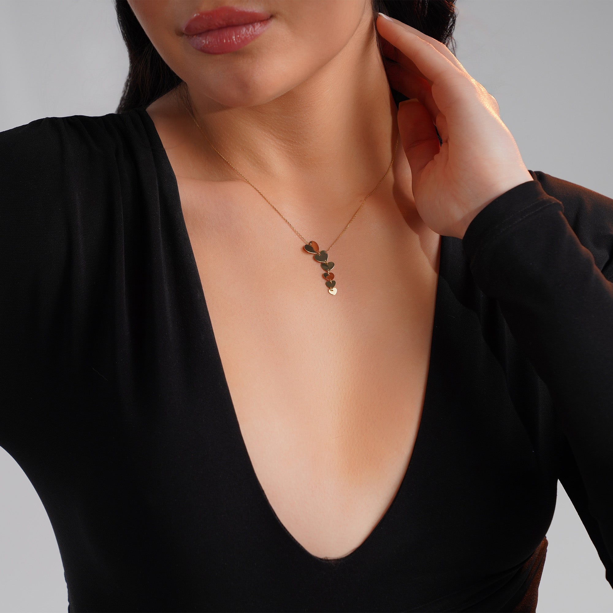 Graduated Heart Lariat Necklace In 14K Gold