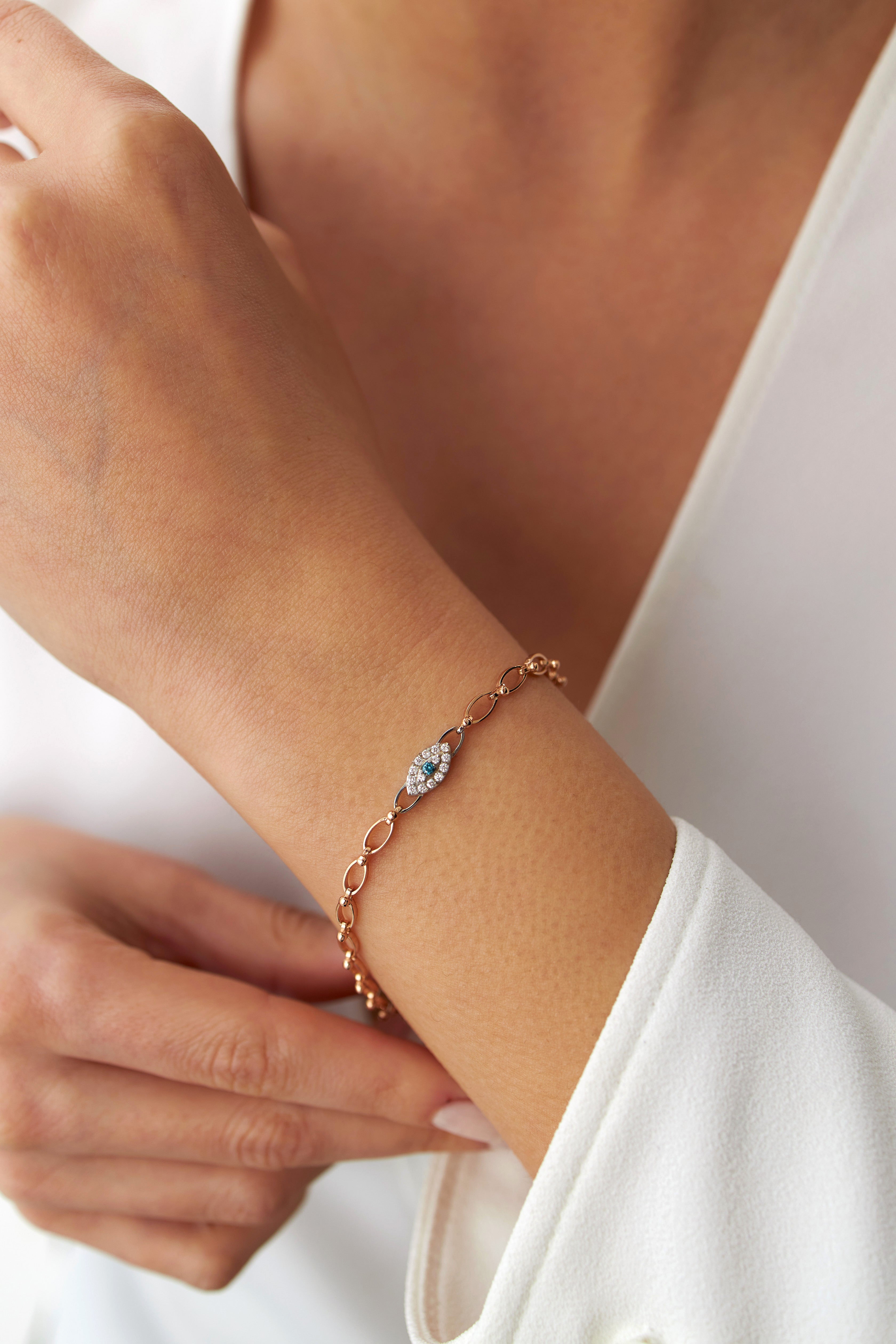 Diamond Evil Eye Oval Link Bracelet in 14K Gold