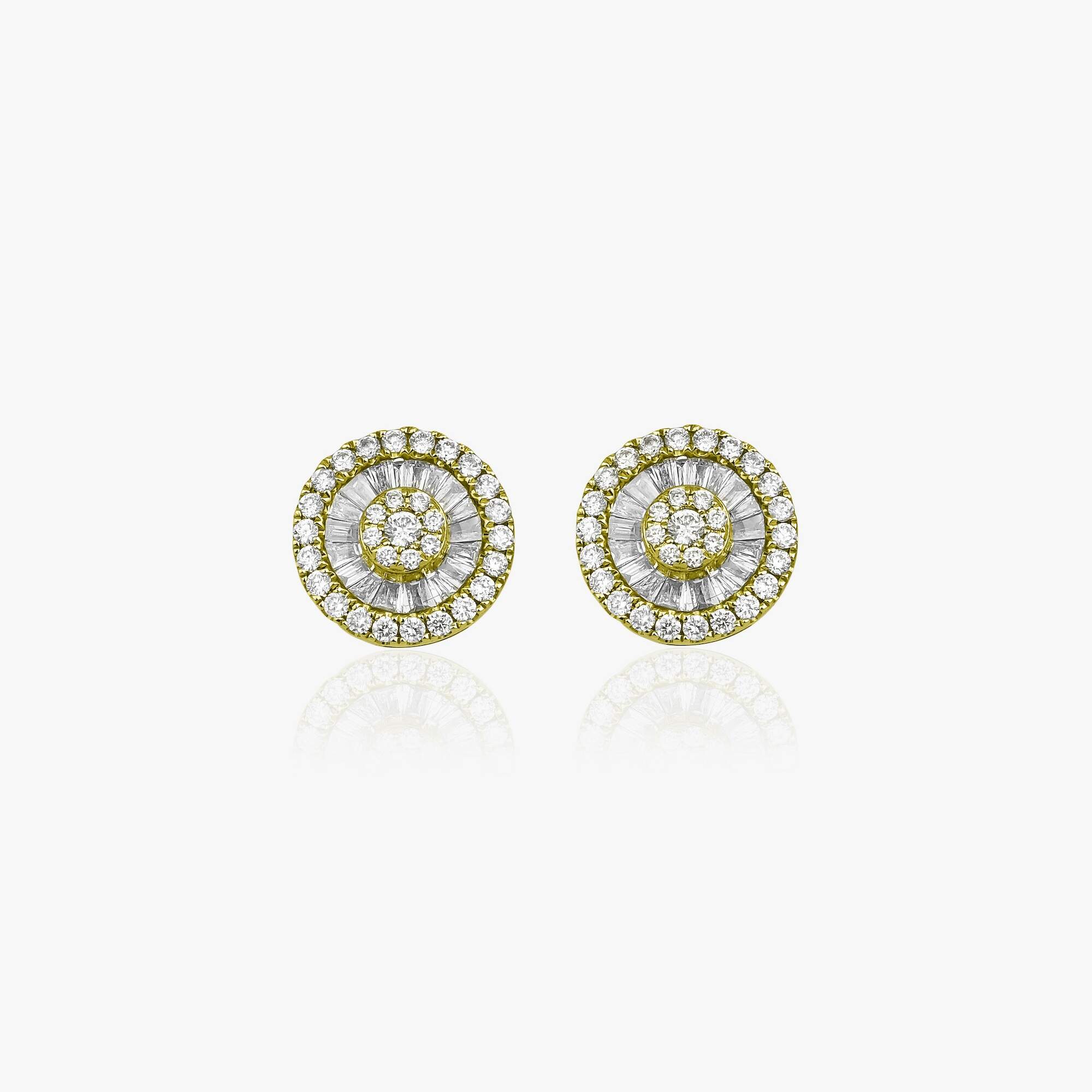 Baguette Diamond Circle Stud Earrings in 18K Gold