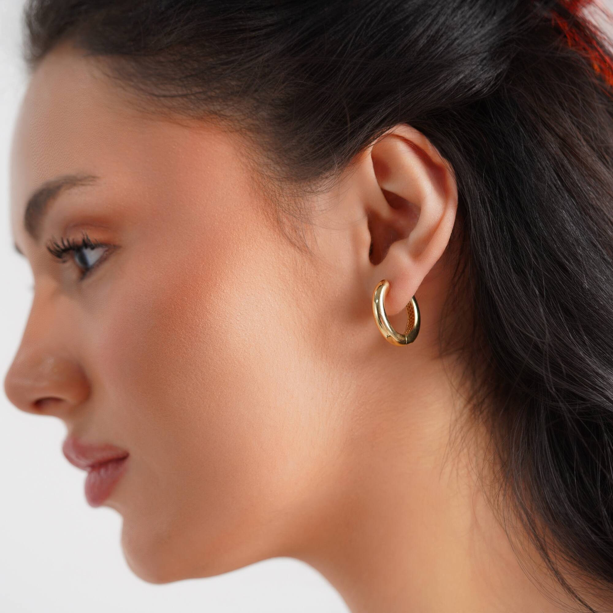 Medium Bold Hoop Earrings in 14K Gold