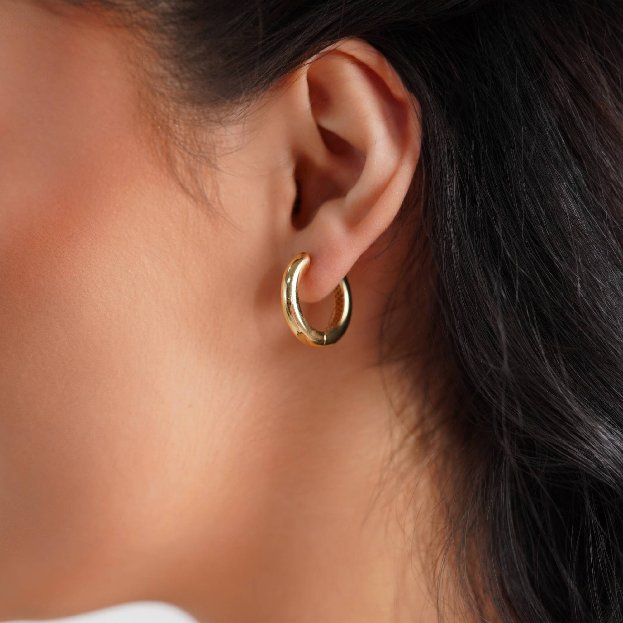 Medium Bold Hoop Earrings in 14K Gold