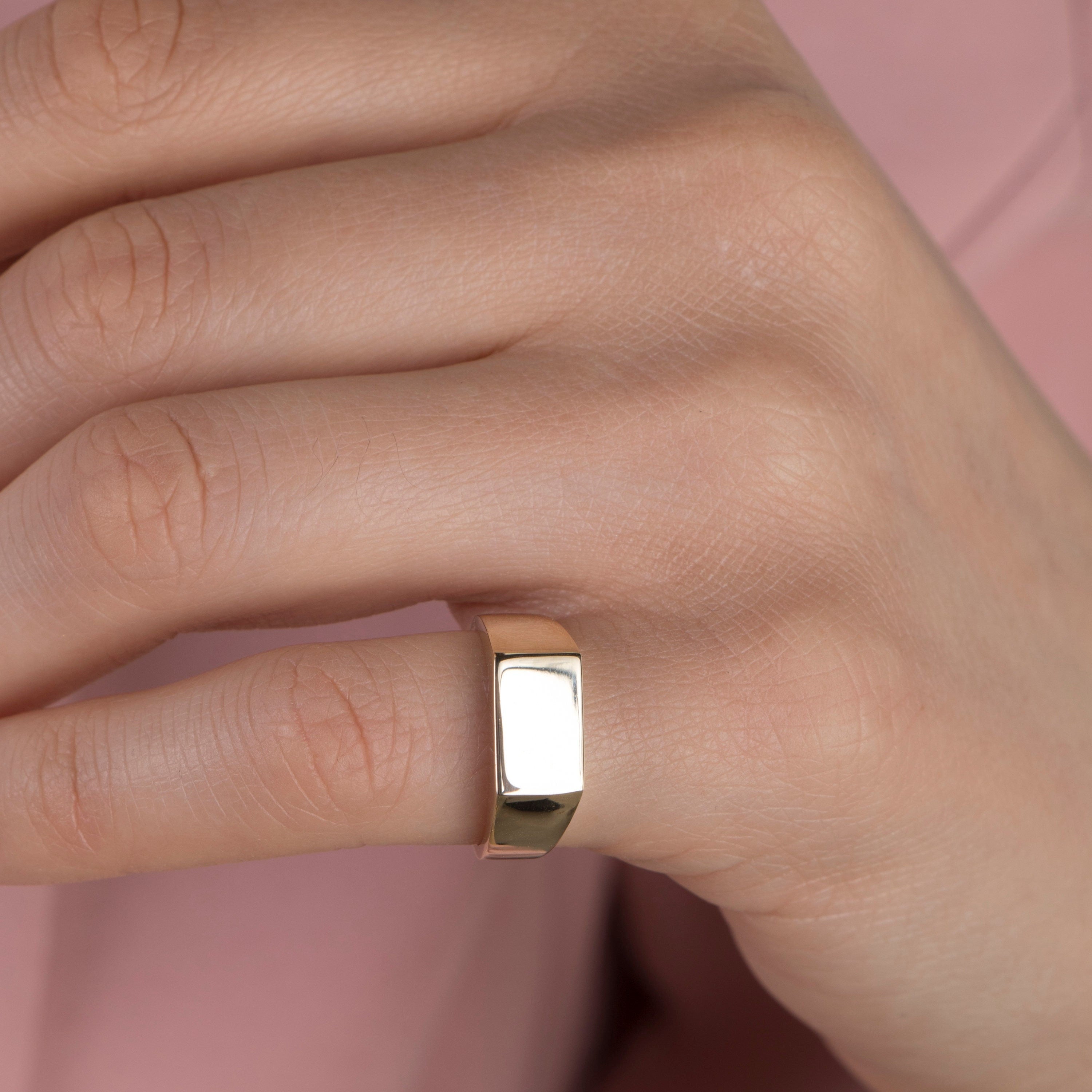 Rectangle Pinky Signet Ring in 14K Gold